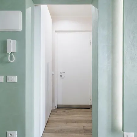 Arena Gateway - Modern Comfort ורונה